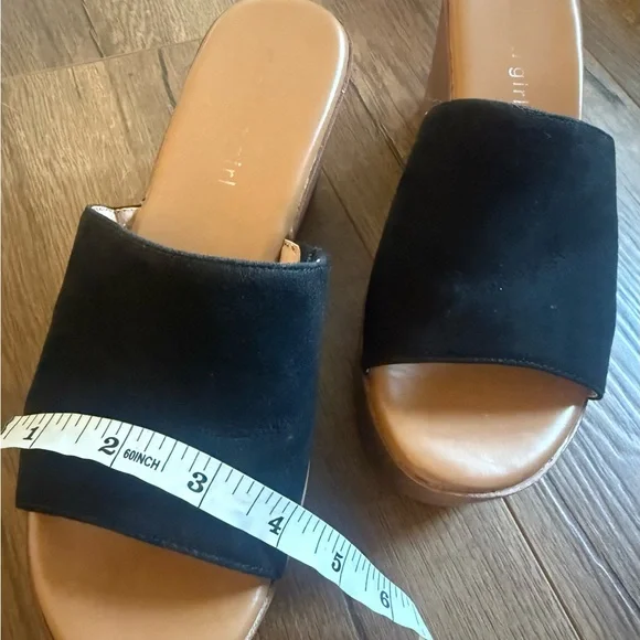 Madden Girl Black Platform Wedge Sandals - Picture 9 of 10